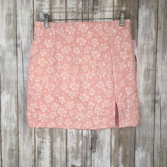 NWT SPRING Wild Fable Pink Floral Raised Skirt - Picture 2 of 6